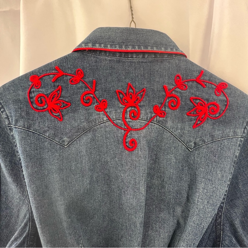 TASHA POLIZZI Luciella denim shirtdress w/snap buttons , pockets , tie belt red - Picture 7 of 8